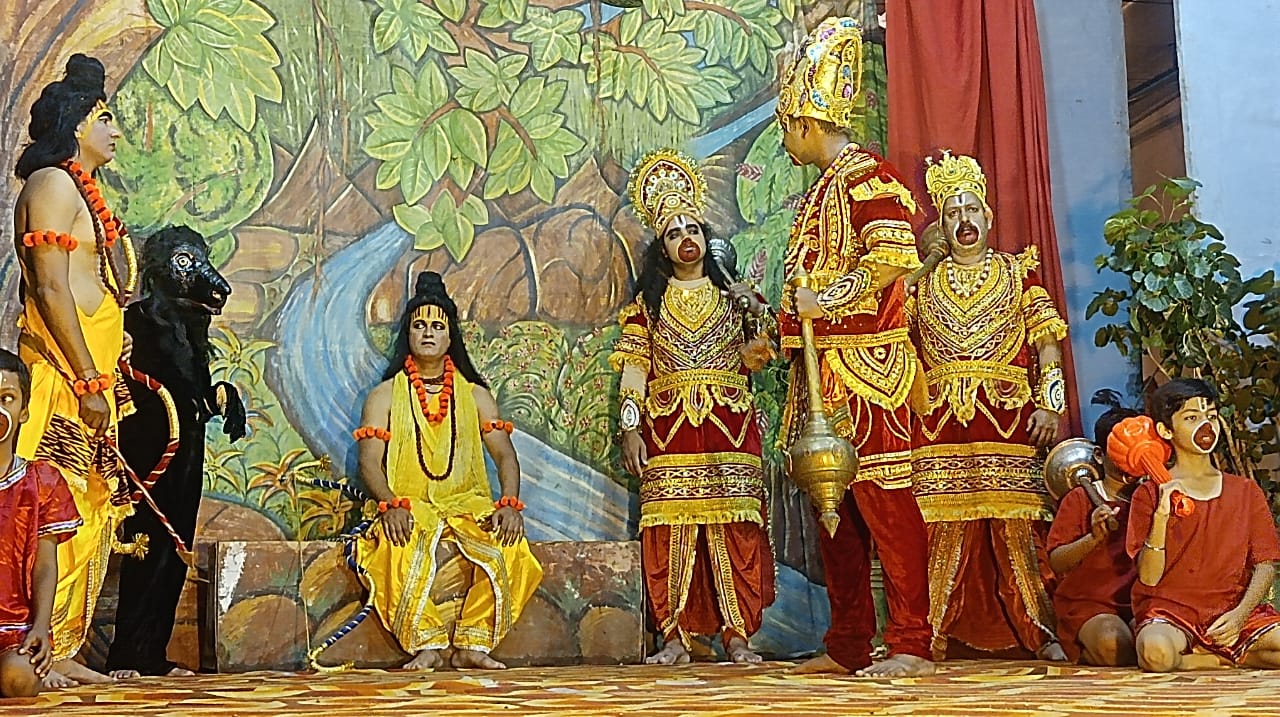 रामलीला में 'अंगद-रावण संवाद' का भव्य मंचन, दर्शक हुए मंत्रमुग्ध 2 1759219293 WhatsApp Image 2025 09 30 at 13.04.09